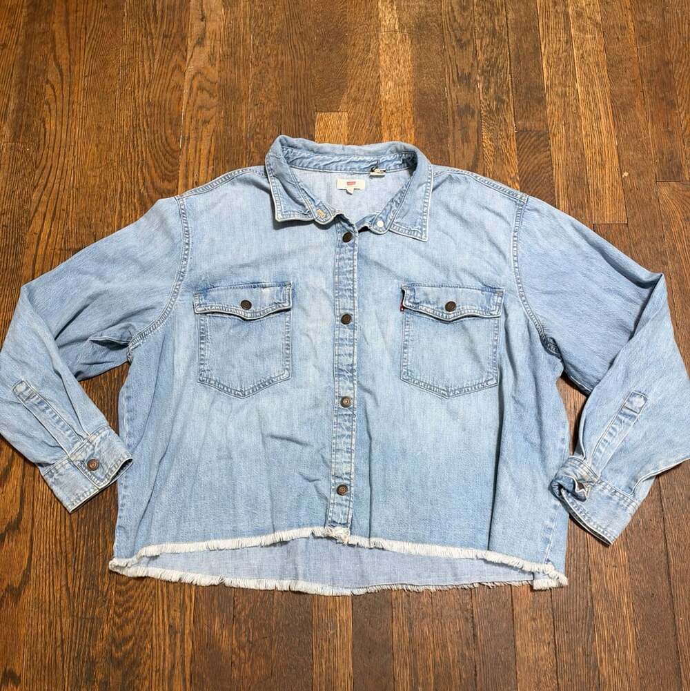 Levi's Raw Edge Denim Western Shirt Size XXL Light Wash Cropped